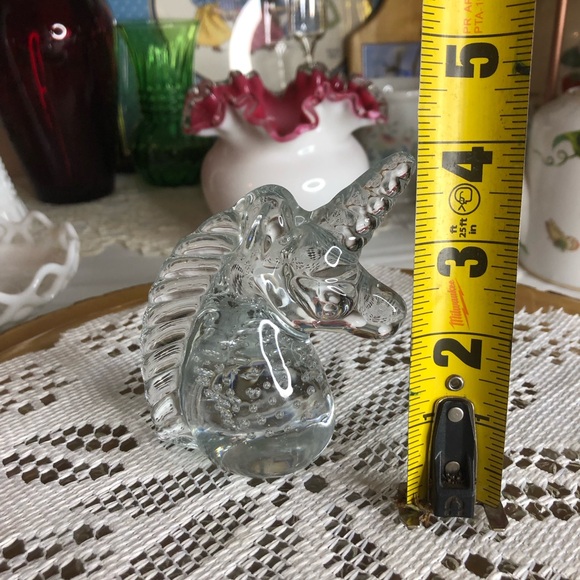 Vintage unicorn paperweight - Picture 10 of 12